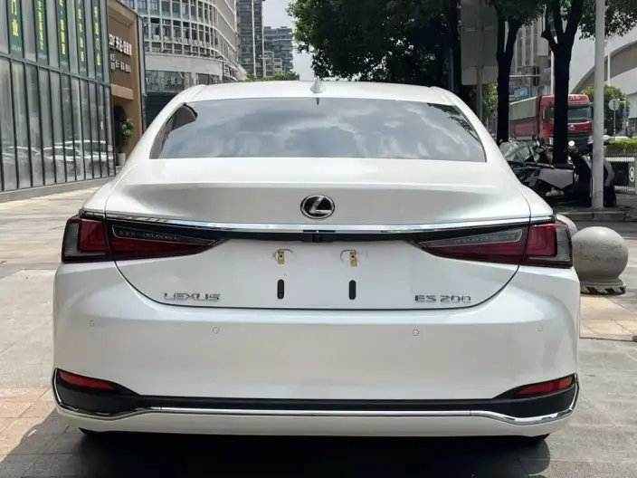 Lexus ES 2022 Model 200 Superior Edition – фото 6