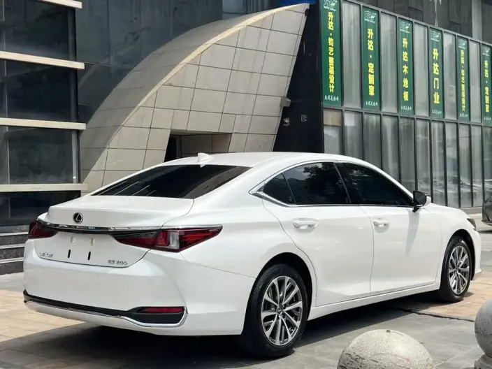 Lexus ES 2022 Model 200 Superior Edition – фото 7