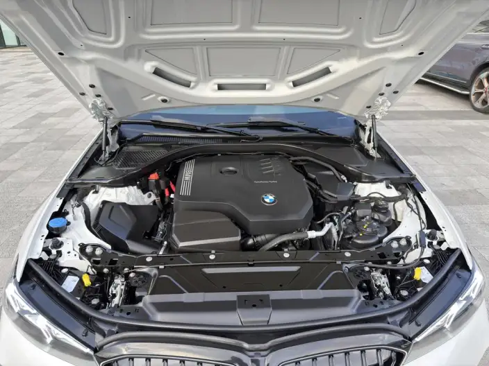 BMW 3 Series 2025 Model 330Li M Sports Night Set – фото 8