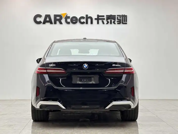 BMW 5 Series 2025 Model 530Li Exclusive Model M Sports Set – фото 6