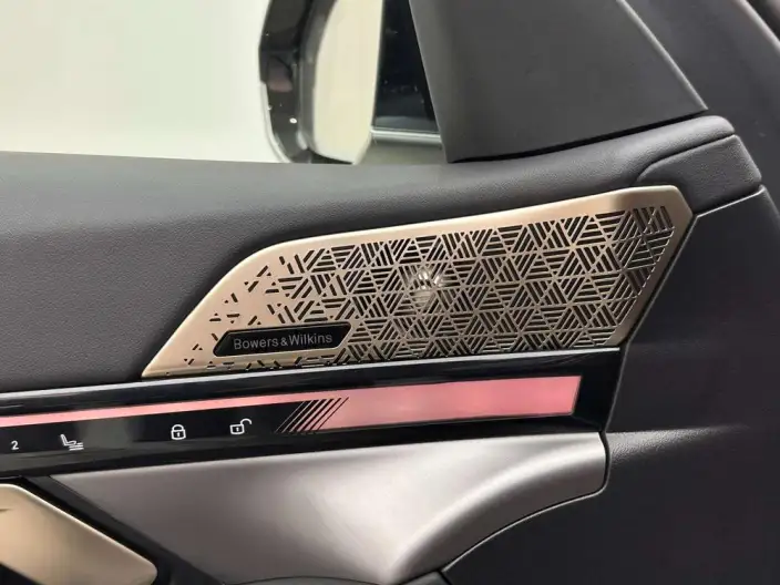 BMW 5 Series 2025 Model 530Li Exclusive Model M Sports Set – фото 9