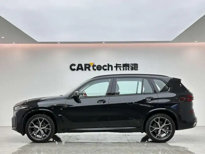 BMW X5 2023 Model xDrive30Li Exclusive Model M Sports Night Set – фото 4