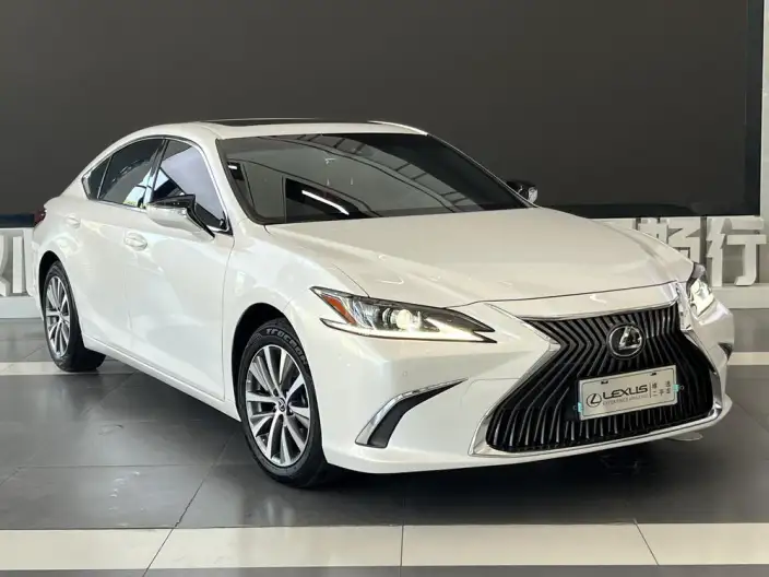 Lexus ES 2020 Model 200 Superior Edition China VI – фото 3