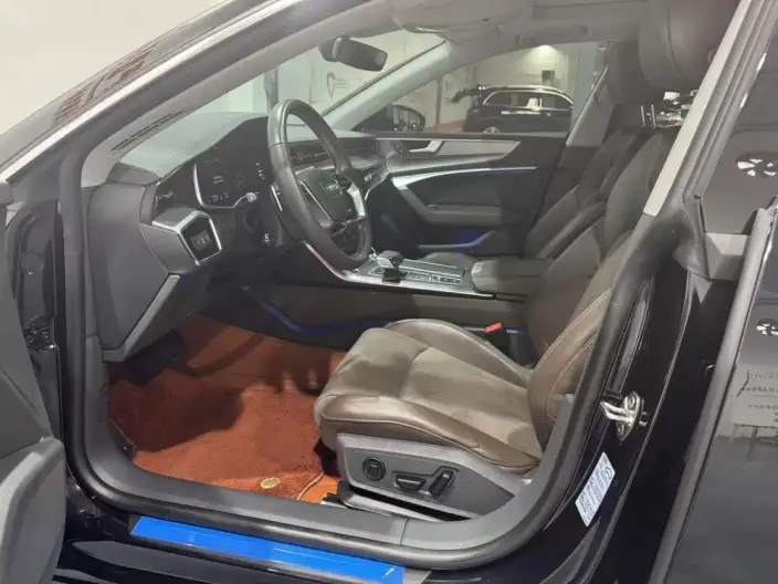 Audi A7 L 2024 Model 45 TFSI Luxury Model – фото 8