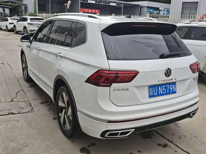 Volkswagen Tiguan L 2023 Model 380TSI 4WD R-Line Enjoy the version more 7 seat – фото 3