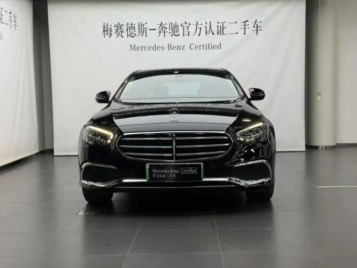 Mercedes-Benz E-Class PHEV 2023 Model E 350 e L sedan – фото 2