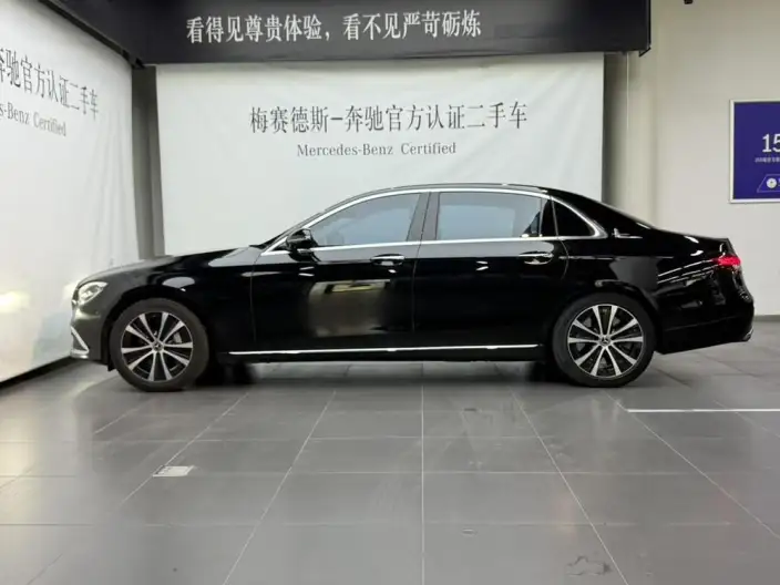 Mercedes-Benz E-Class PHEV 2023 Model E 350 e L sedan – фото 3