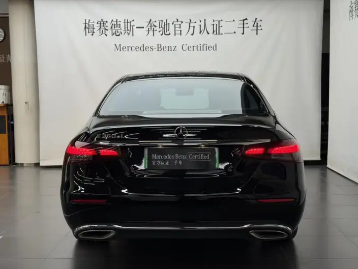 Mercedes-Benz E-Class PHEV 2023 Model E 350 e L sedan – фото 5