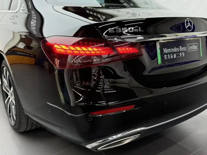 Mercedes-Benz E-Class PHEV 2023 Model E 350 e L sedan – фото 7