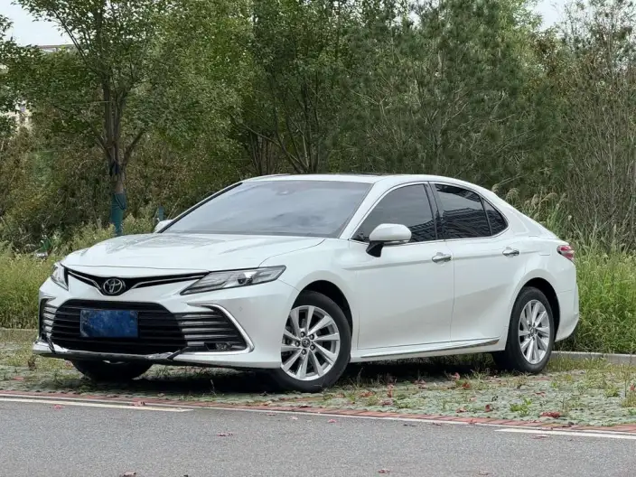 Toyota Camry 2023 Model 2.0G Deluxe Edition – фото 1