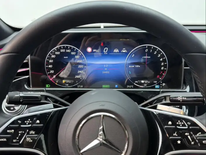 Mercedes-Benz E-Class PHEV 2024 Model E 350 e L sedan – фото 10