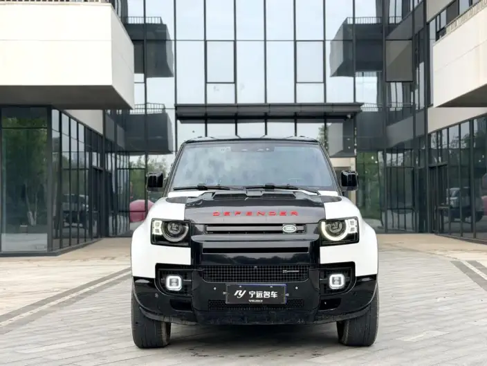 Land Rover Defender 2022 Model 110 P400 X-Dynamic HSE – фото 2