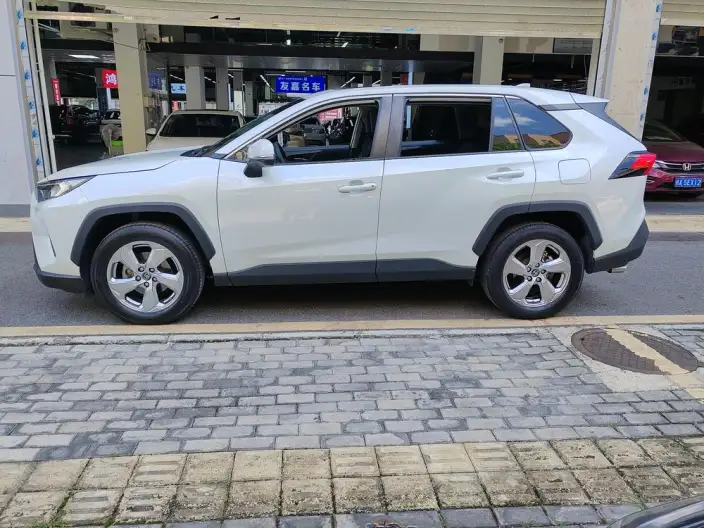 Toyota RAV4 2021 Model 2.0L CVT 2WD Fashion edition – фото 3