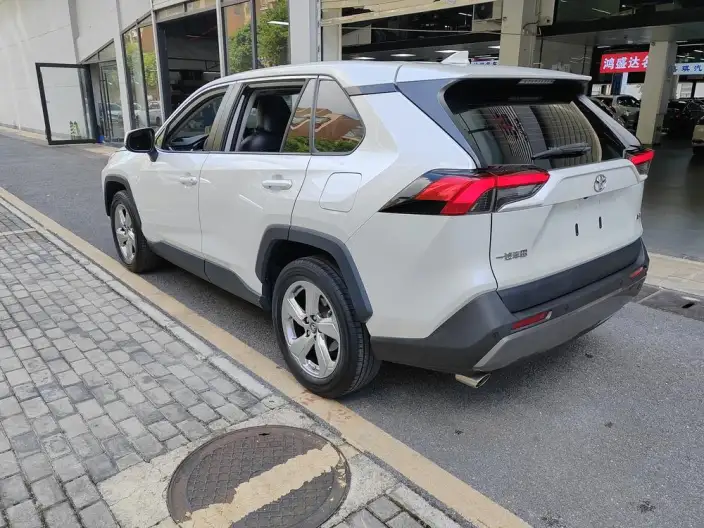 Toyota RAV4 2021 Model 2.0L CVT 2WD Fashion edition – фото 4