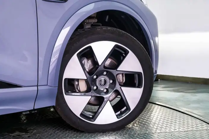 AUDI Q6L e-tron 2026 Model First Edition Pilot Edition – фото 10