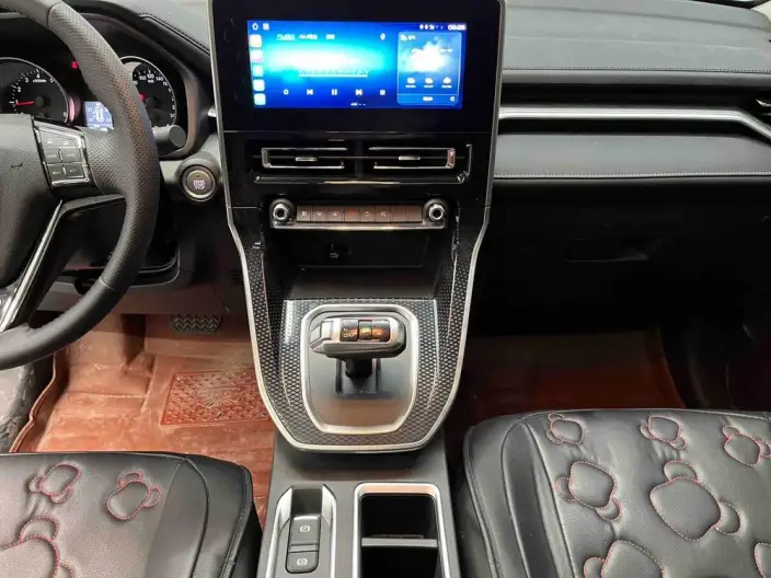 Haval M6 2023 Model PLUS 1.5T DCT Noble Smart Connect Model – фото 8