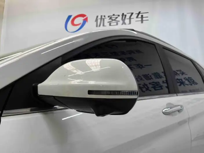 Haval M6 2023 Model PLUS 1.5T DCT Noble Smart Connect Model – фото 9