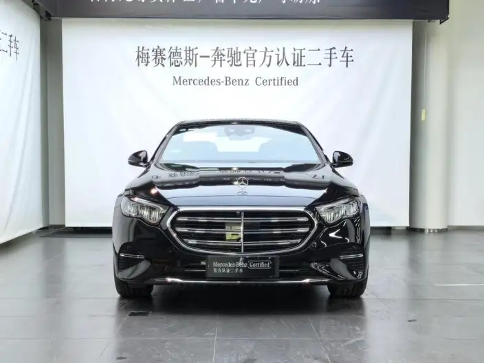 Mercedes-Benz E-Class PHEV 2024 Model E 350 e L sedan – фото 2