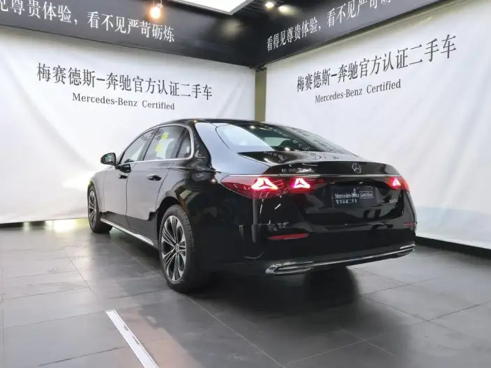 Mercedes-Benz E-Class PHEV 2024 Model E 350 e L sedan – фото 4