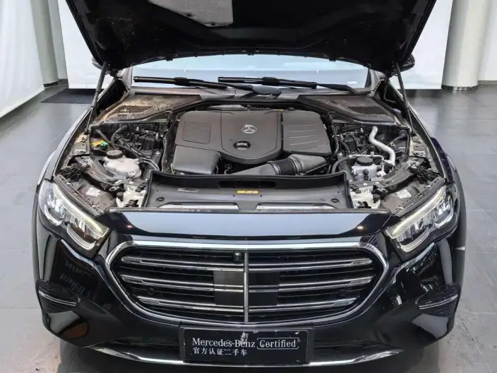 Mercedes-Benz E-Class PHEV 2024 Model E 350 e L sedan – фото 7
