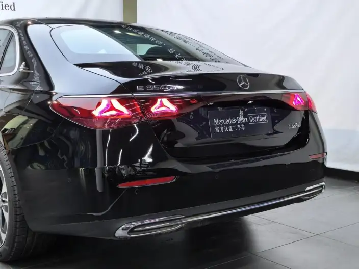 Mercedes-Benz E-Class PHEV 2024 Model E 350 e L sedan – фото 9
