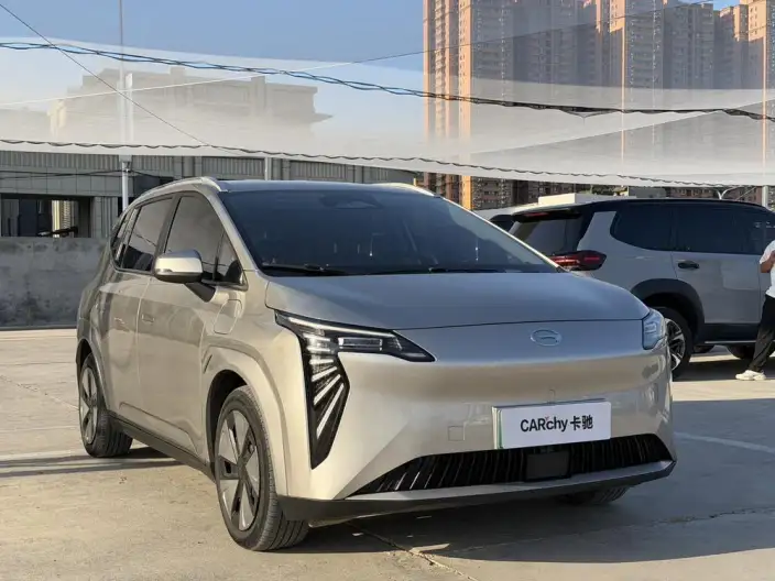 AION Y 2023 Model Plus 610 Lexiang Edition – фото 3