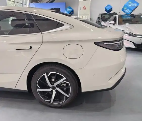 BYD Seal 07DM 2026 Model DM-i 230KM Flagship Model – фото 8
