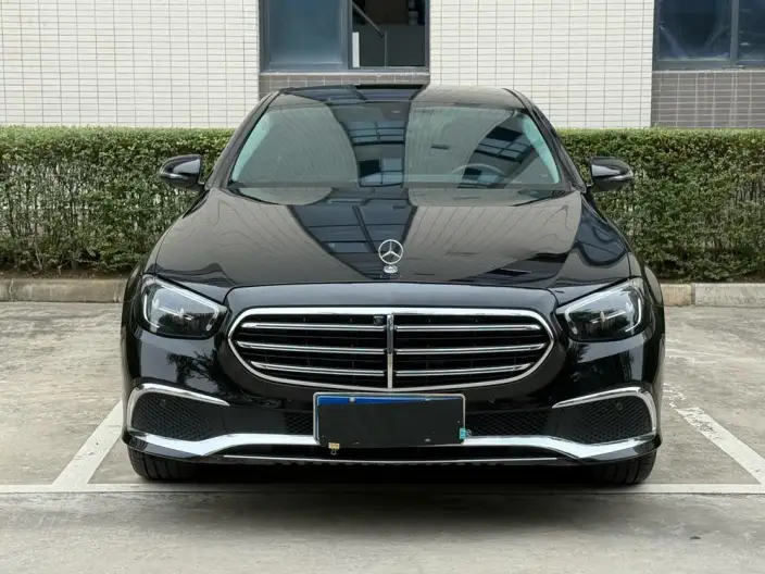 Mercedes-Benz E-Class 2023 Model E 300 L Fashion Model sedan – фото 2