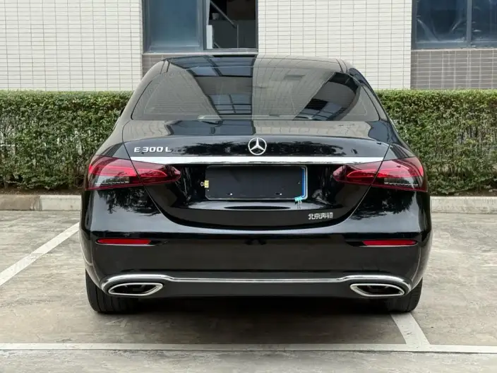 Mercedes-Benz E-Class 2023 Model E 300 L Fashion Model sedan – фото 5