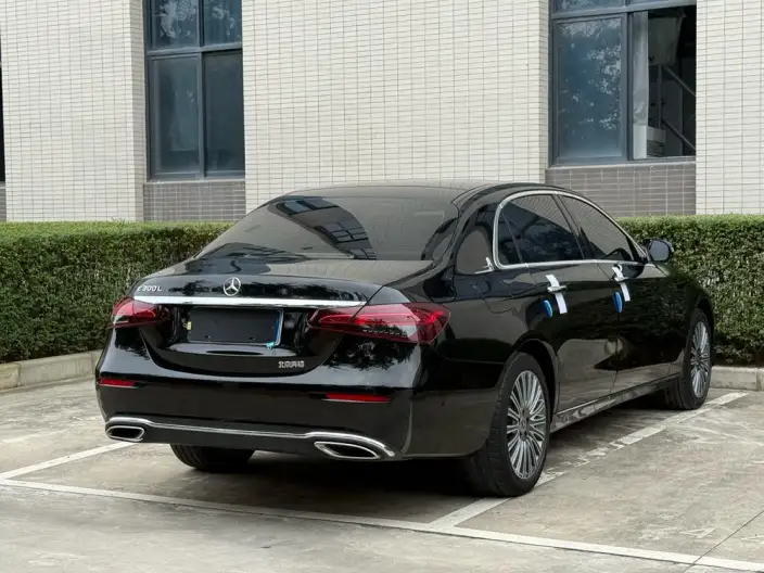 Mercedes-Benz E-Class 2023 Model E 300 L Fashion Model sedan – фото 6