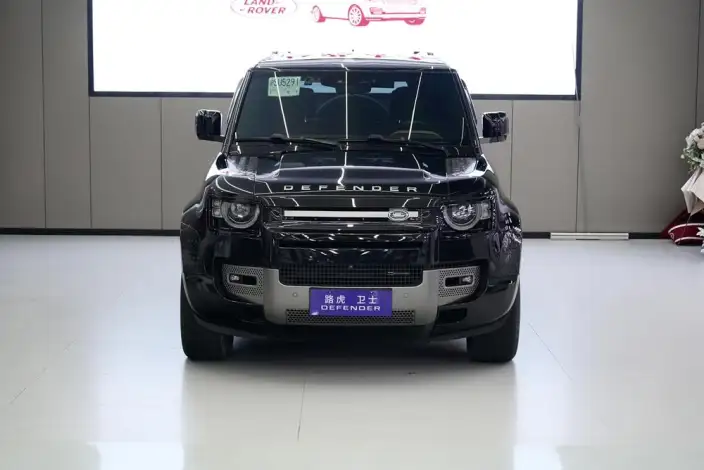 Land Rover Defender 2023 Model Facelift 110 P400 X-Dynamic HSE – фото 2