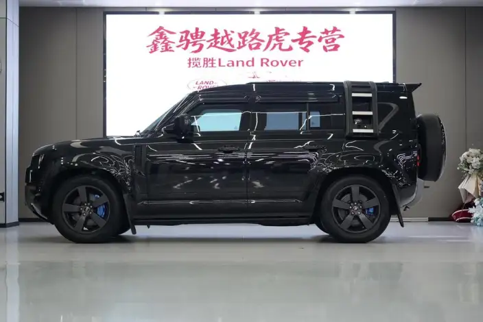 Land Rover Defender 2023 Model Facelift 110 P400 X-Dynamic HSE – фото 4