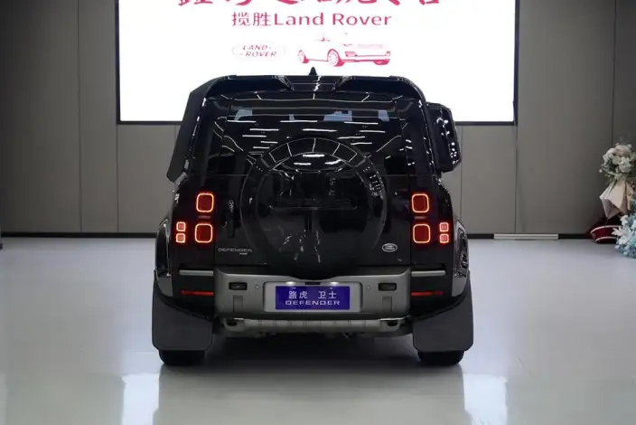 Land Rover Defender 2023 Model Facelift 110 P400 X-Dynamic HSE – фото 6