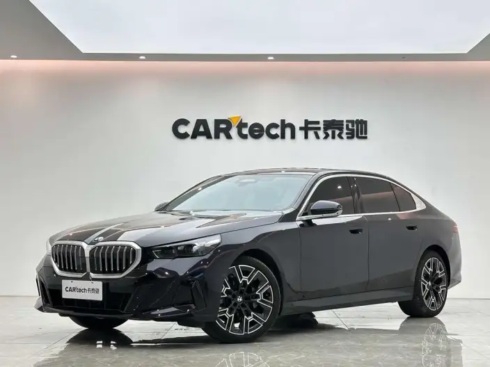BMW 5 Series 2026 Model 530Li Exclusive Model M Sports Set