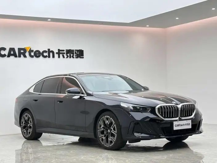 BMW 5 Series 2026 Model 530Li Exclusive Model M Sports Set