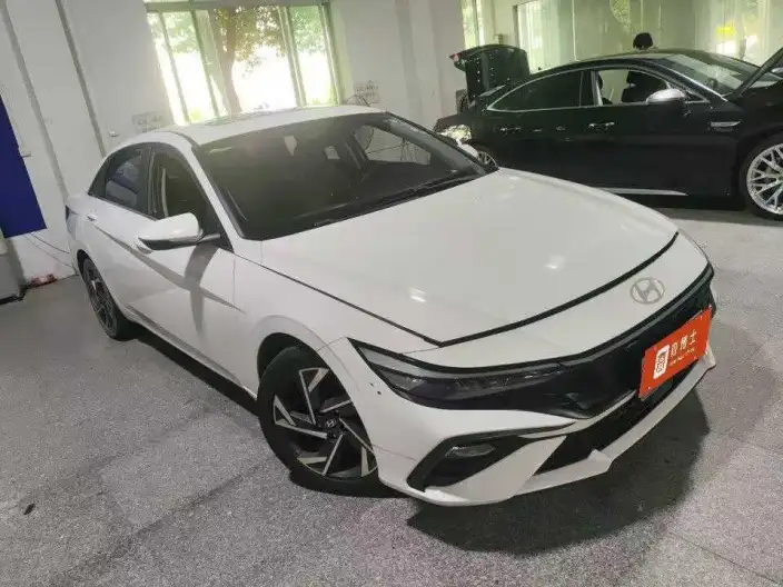 Hyundai Ioniq 2023 Model 1.5L CVT GLX Elite Edition – фото 2