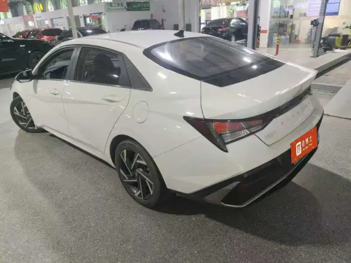 Hyundai Ioniq 2023 Model 1.5L CVT GLX Elite Edition – фото 3