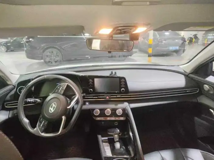 Hyundai Ioniq 2023 Model 1.5L CVT GLX Elite Edition – фото 7