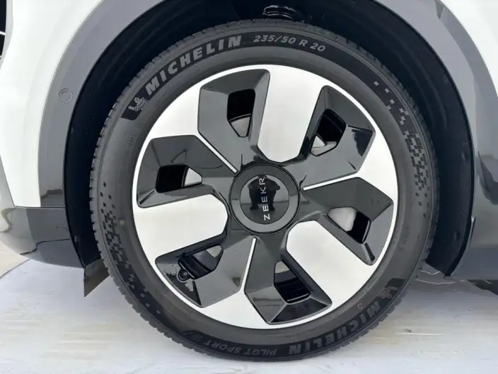 ZEEKR MIX 2025 Model 76kWh Smart Driving Edition – фото 9