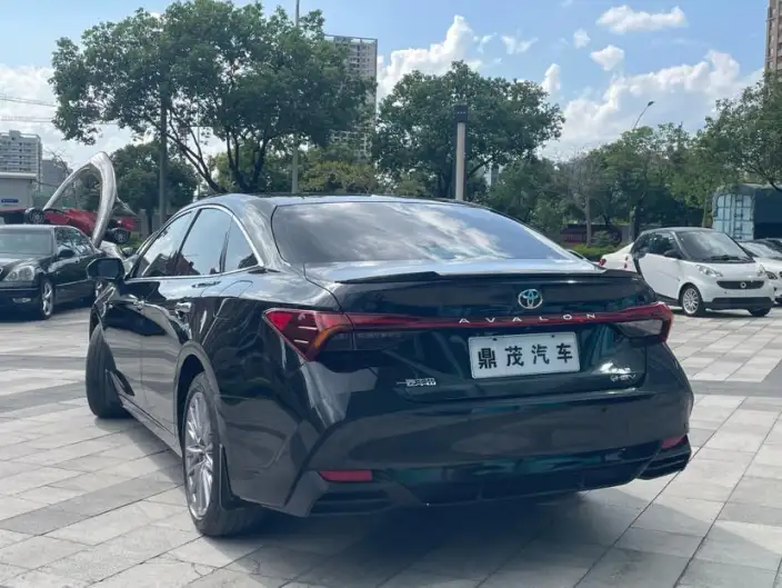 Toyota Avalon 2024 Model Intelligent Hybrid 2.5L E-CVT XLE Premium Edition – фото 5