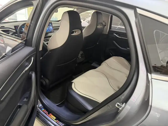 BYD Destroyer 05 2024 Model Honor Edition DM-i 120KM Luxury Model – фото 9