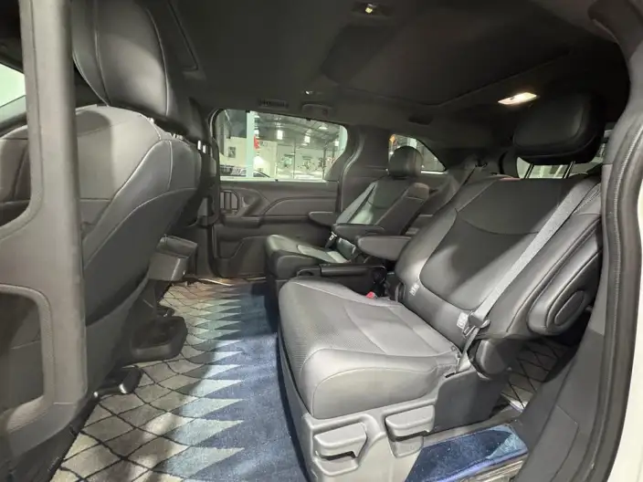 Granvia 2024 Model Intelligent Hybrid 2.5L 2WD Noble PLUS Edition – фото 9