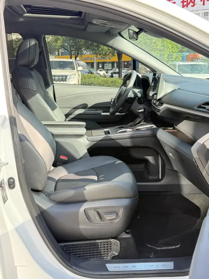 Granvia 2024 Model Intelligent Hybrid 2.5L 2WD Noble PLUS Edition – фото 5
