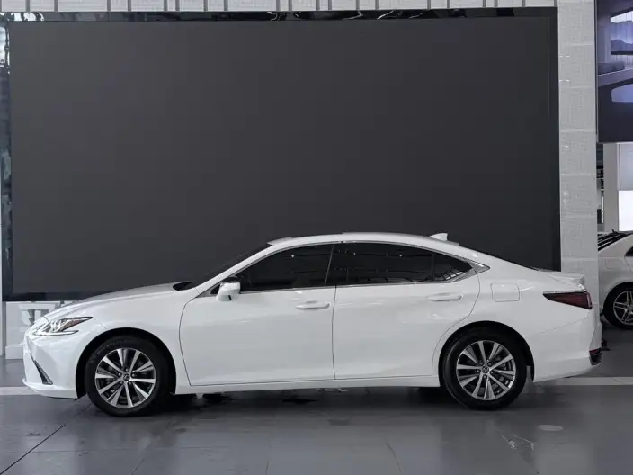Lexus ES 2020 Model 200 Superior Edition China VI – фото 3