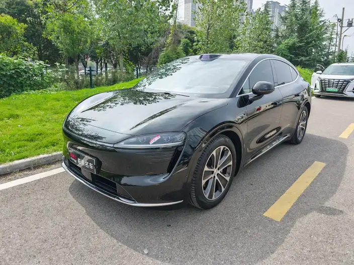 Luxeed R7 2024 Model EV 100kWh Max Rear Drive Edition – фото 1