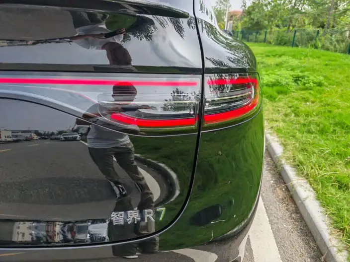 Luxeed R7 2024 Model EV 100kWh Max Rear Drive Edition – фото 7