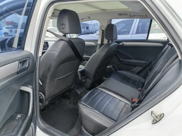 Volkswagen T-Roc 2022 Model 280TSI DSG 2WD Elite PLUS – фото 9