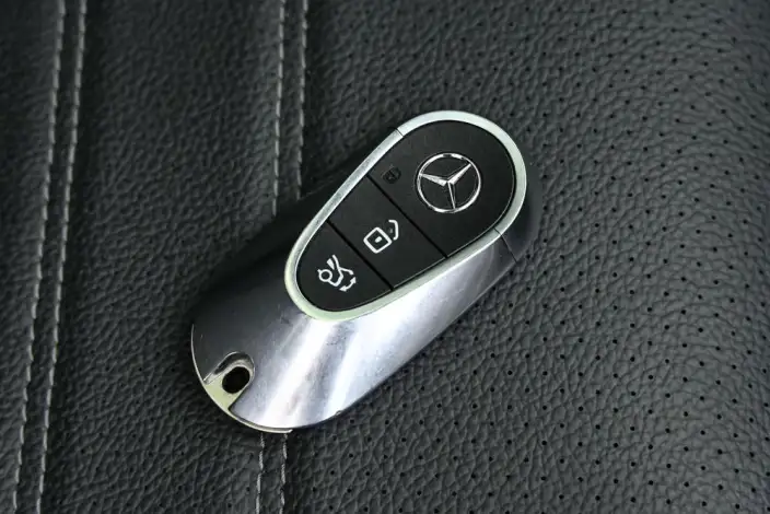 Mercedes-Benz C-Class 2025 Model C 260 L Sports Edition – фото 9