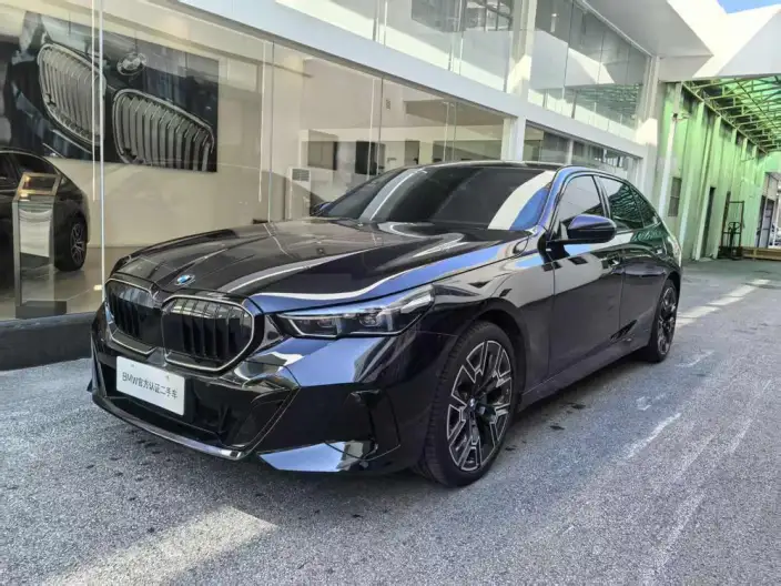 BMW 5 Series 2026 Model 530Li Exclusive Model M Sports Set