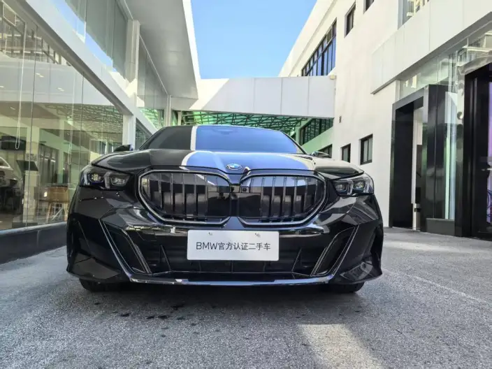 BMW 5 Series 2026 Model 530Li Exclusive Model M Sports Set